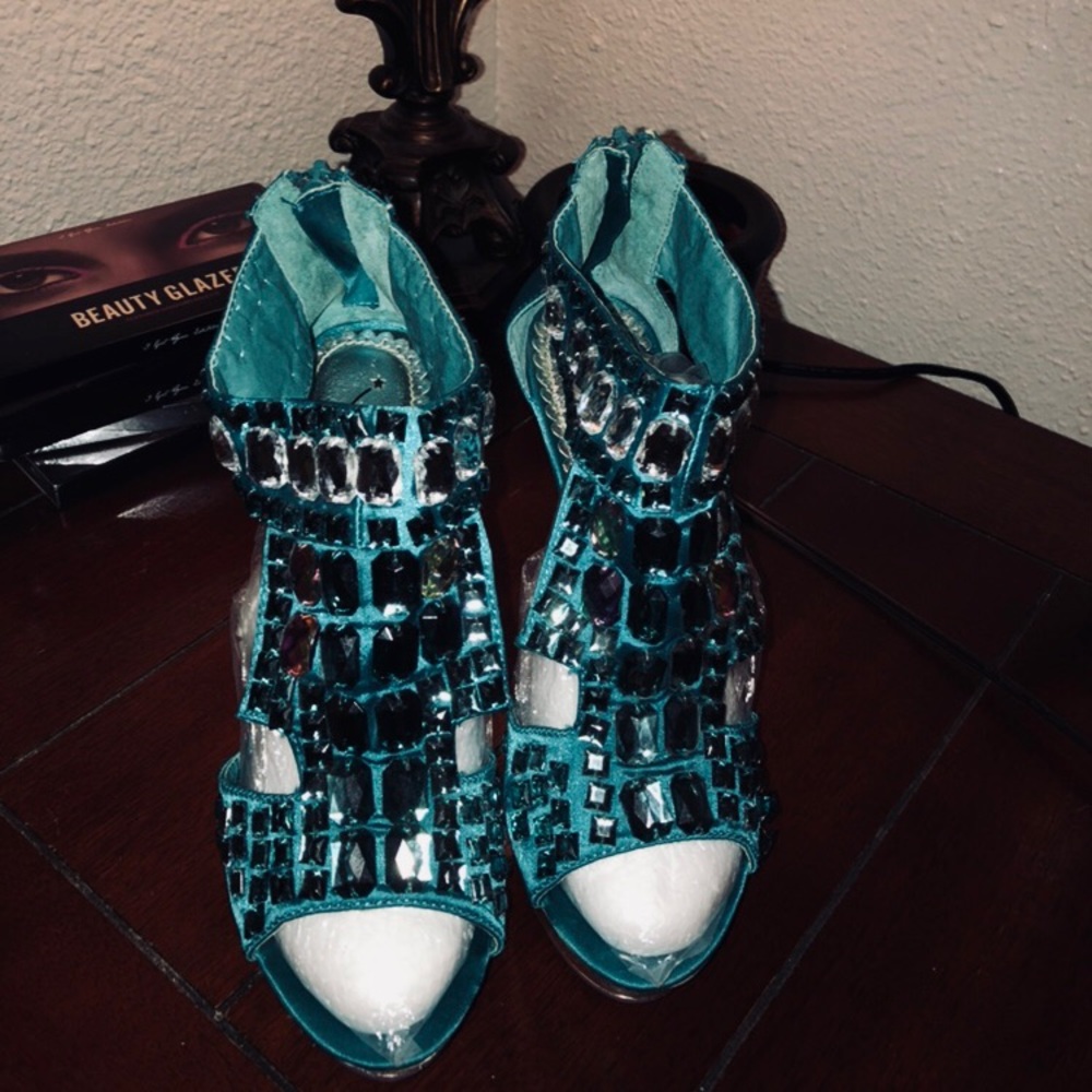 New Naughty Monkey Heels 👠